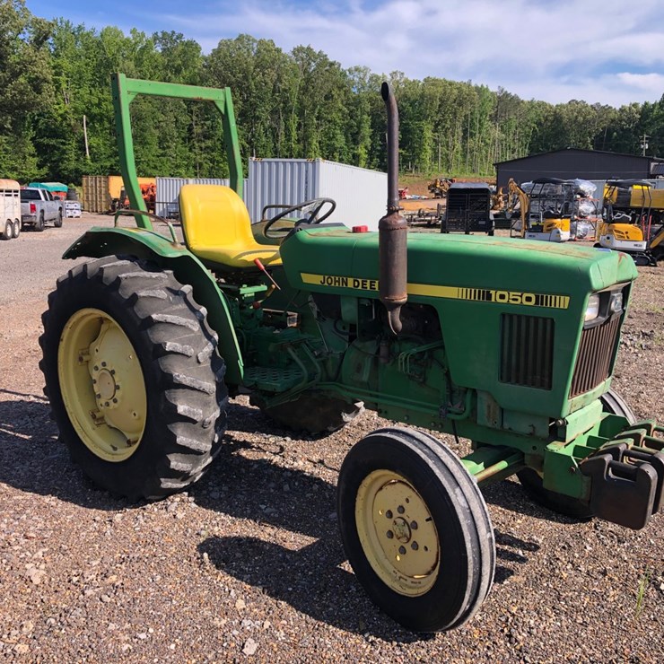 JOHN DEERE 1050