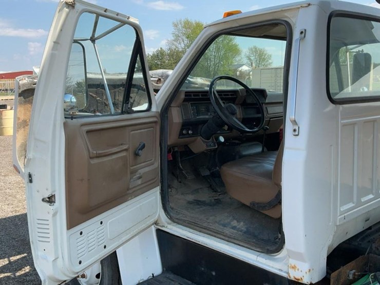 #1951-•-1990-ford-700-dump-truck-image-55