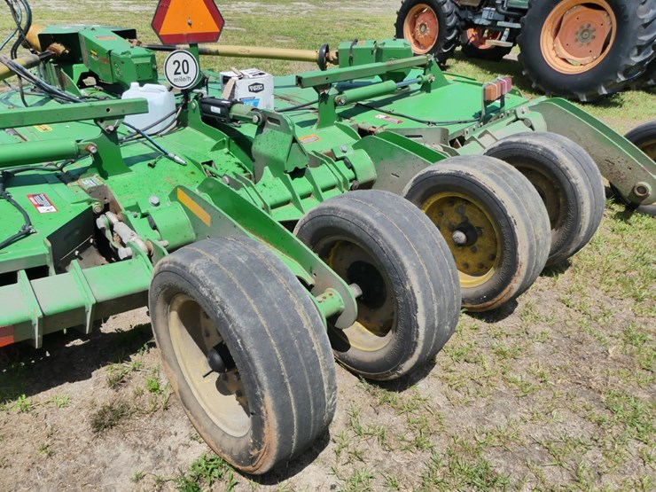 2024-john-deere-fc15r-image-5