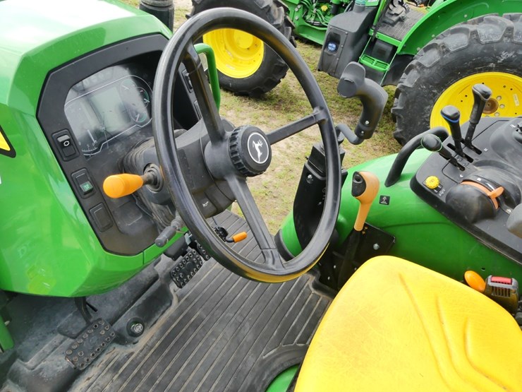 2024-john-deere-5120m-image-12