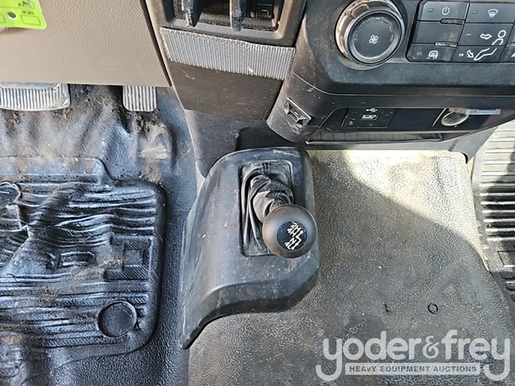 2019-ford-f550-xl-image-24