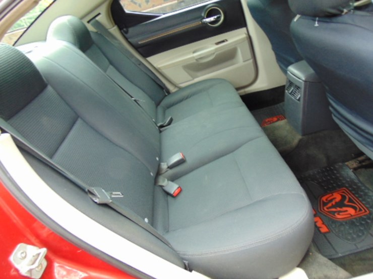 2010-chevrolet-traverse-image-4
