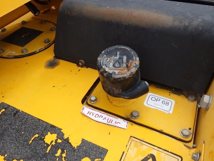 2015-jcb-525-60-image-11