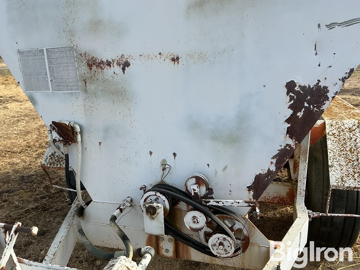 piester-dry-fertilizer-spreader-image-16