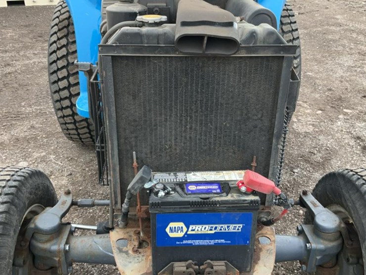 #2400-•-new-holland-tc25s-diesel-tractor-image-41