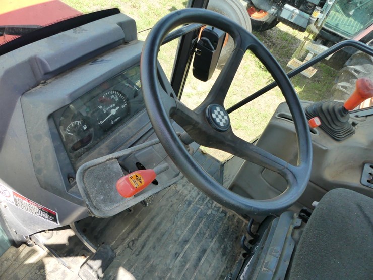 2000-kubota-m9000-image-13