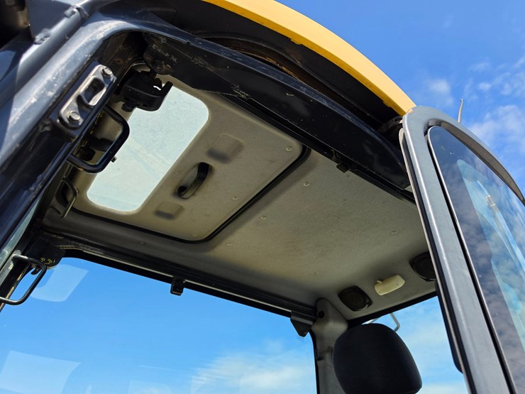 2013-komatsu-pc88mr-8-image-7