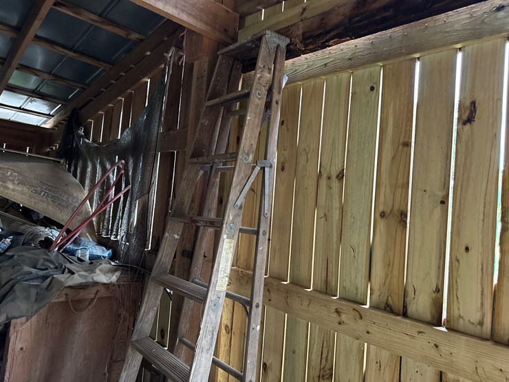 #62-•-werner-8’-step-ladder-and-wooden-ladder-image-5
