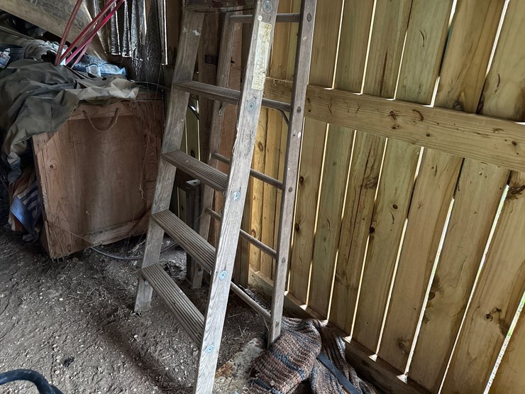 #62-•-werner-8’-step-ladder-and-wooden-ladder-image-6