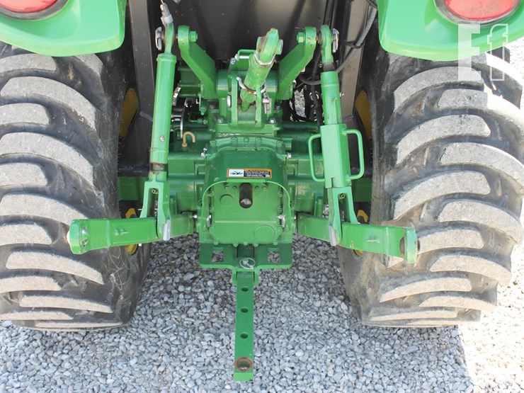 john-deere-3046r-image-5
