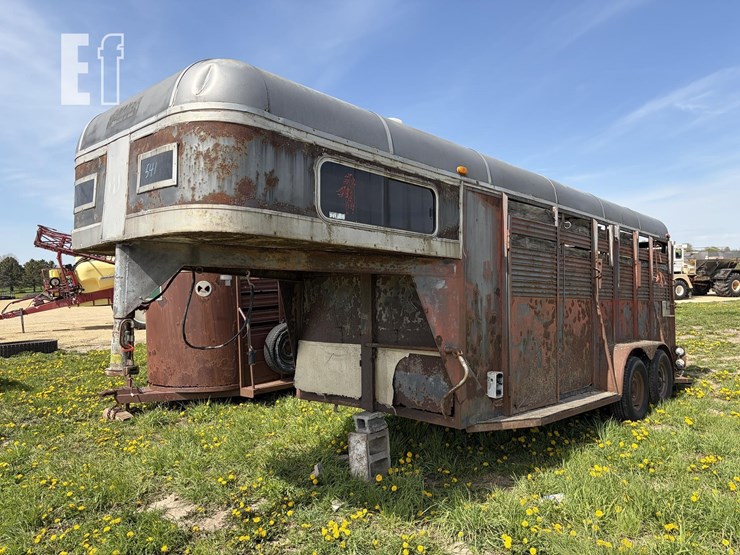 livestock-trailer-541-image-1
