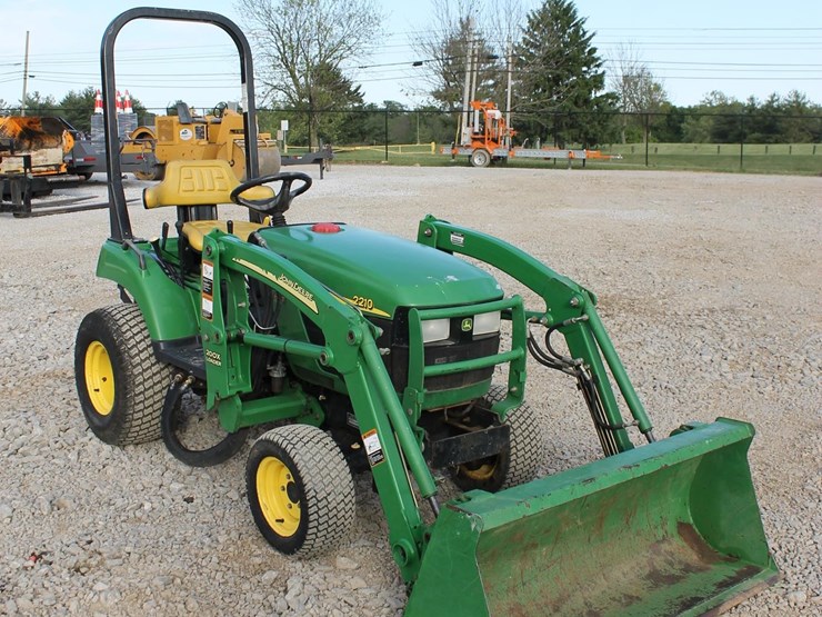 john-deere-2210-image-7