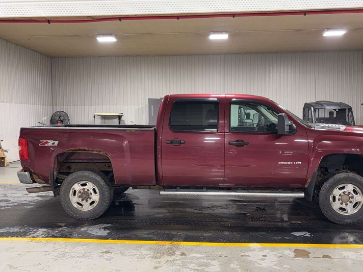 2014-chevrolet-silverado-2500hd-image-6