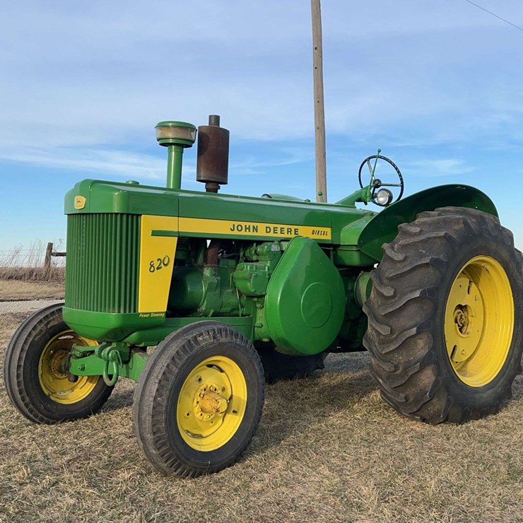 JOHN DEERE 820