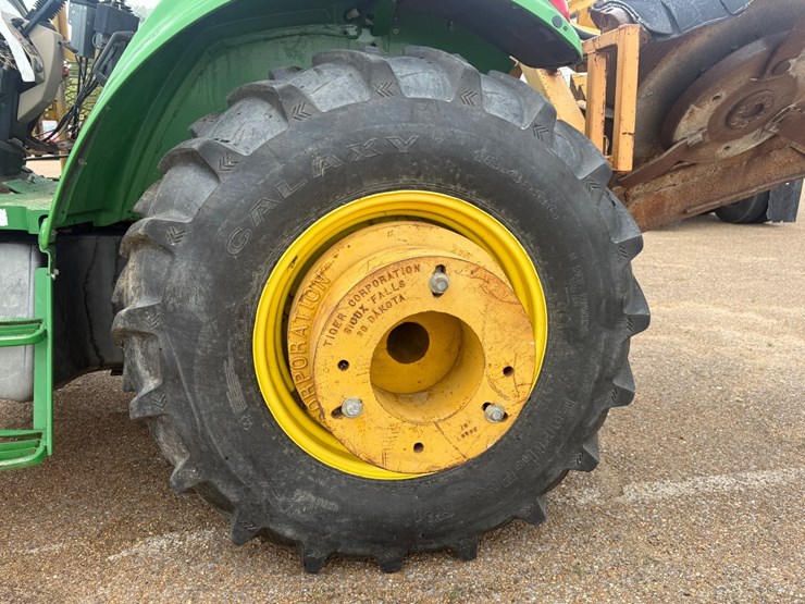 john-deere-6215-image-24