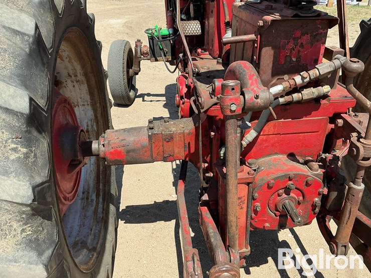 1956-farmall-400-2wd-tractor-image-20
