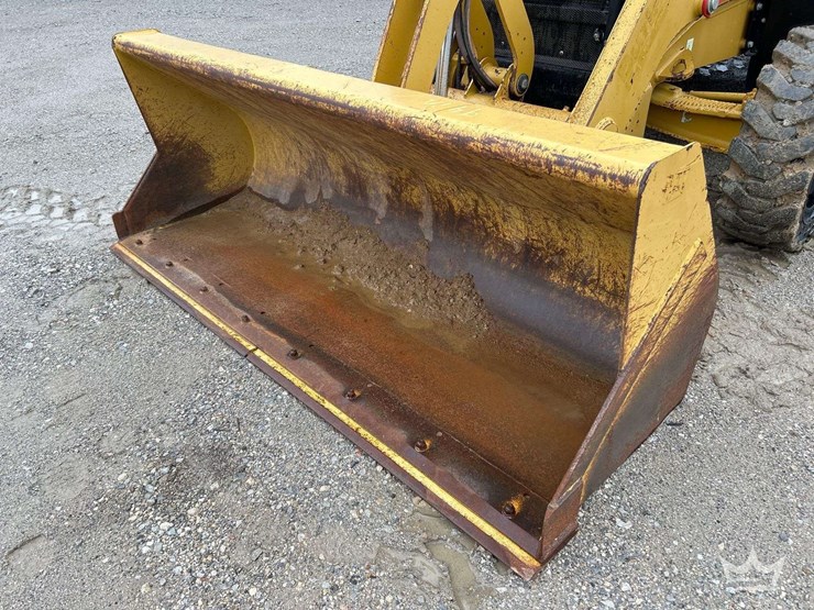 2013-caterpillar-420f-image-23