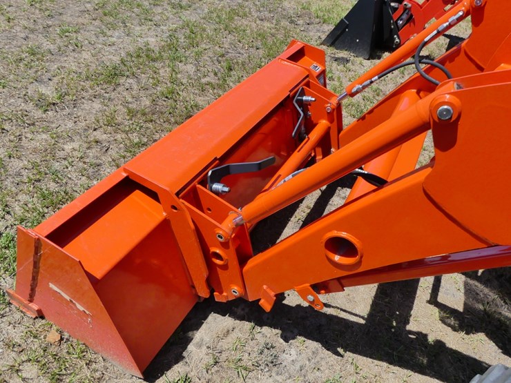 2022-kubota-l4701-image-9