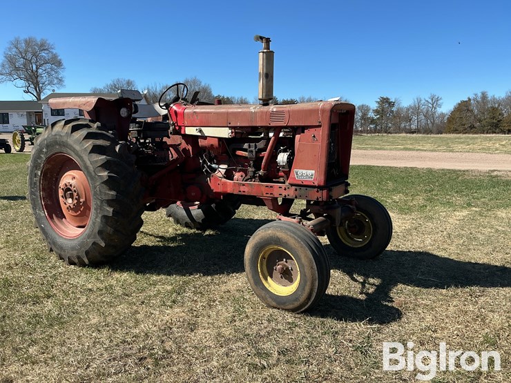 1972-farmall-656-2wd-tractor-image-3