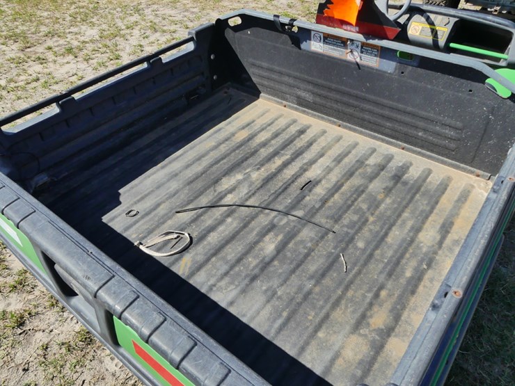 2011-john-deere-gator-image-5