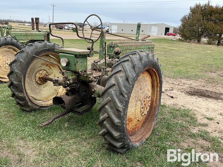 john-deere-b-image-5