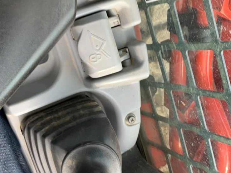 kubota-svl90-2-image-37