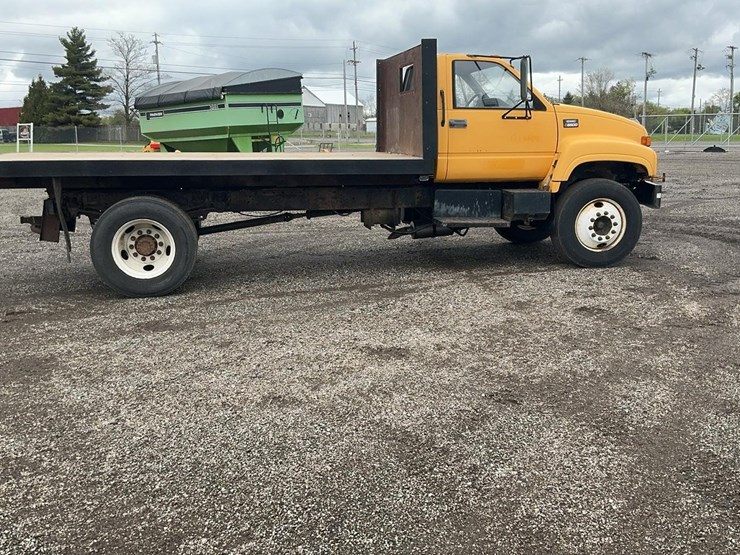 #1952-•-2000-gmc-6500-flatbed-truck-image-6