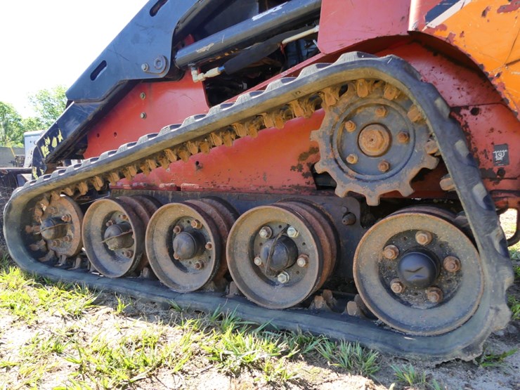 2021-ditch-witch-sk752-image-5