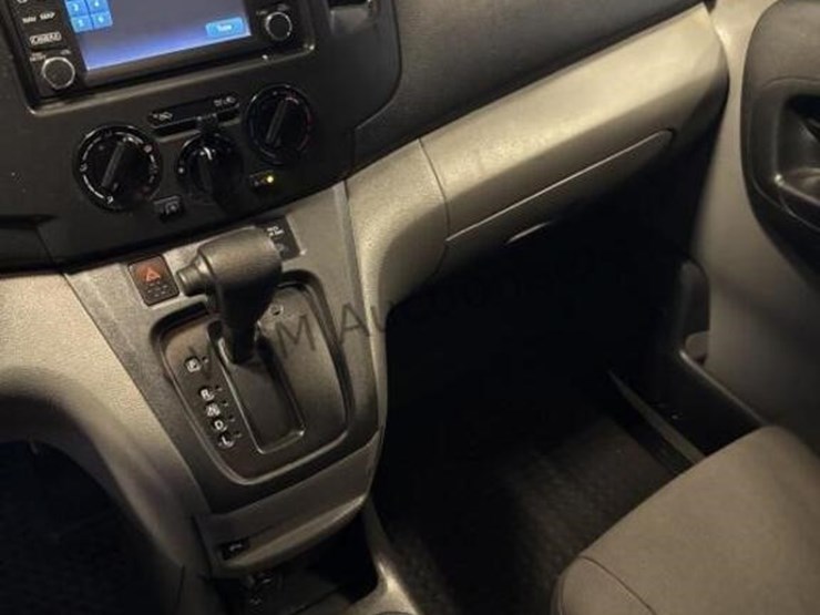 2015-chevrolet-city-express-image-22
