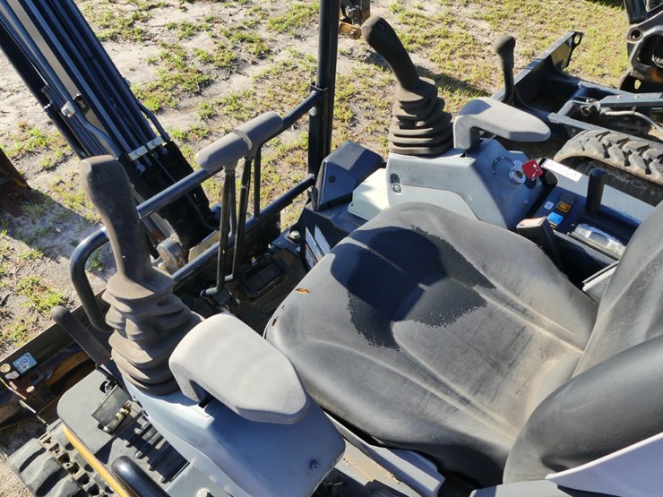 2018-deere-17g-image-12