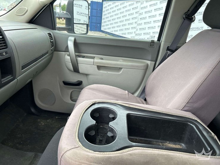 2013-gmc-2500hd-image-19