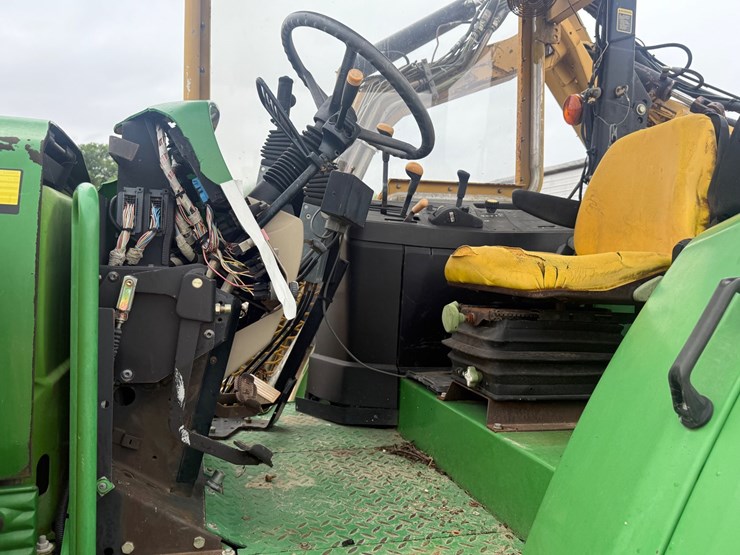john-deere-6215-image-26