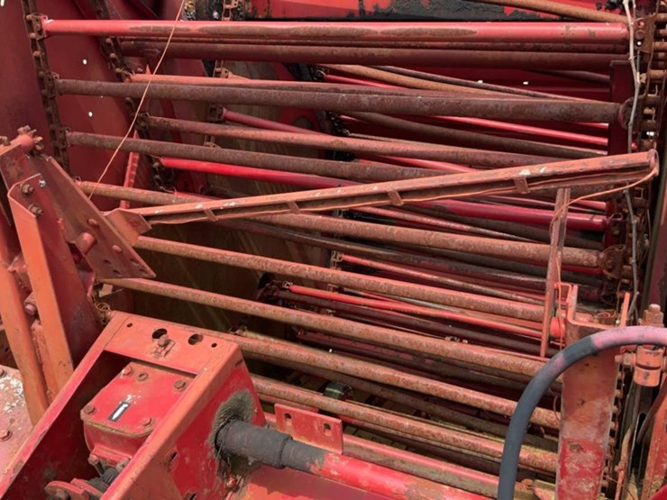new-holland-847-image-12