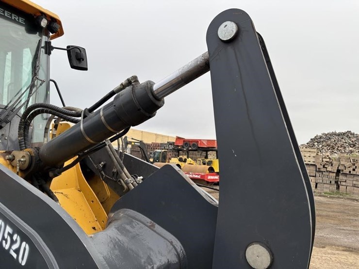 2023-john-deere-544-image-15