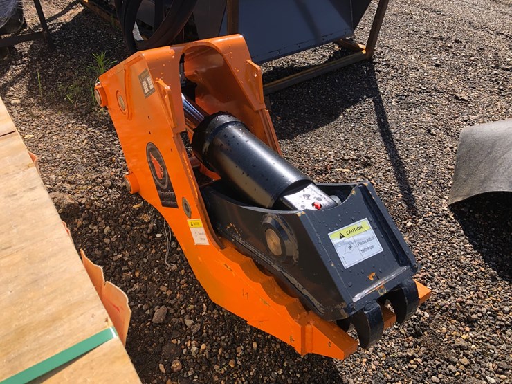 #35-•-excavator-hydraulic-clamp-thumb-image-2
