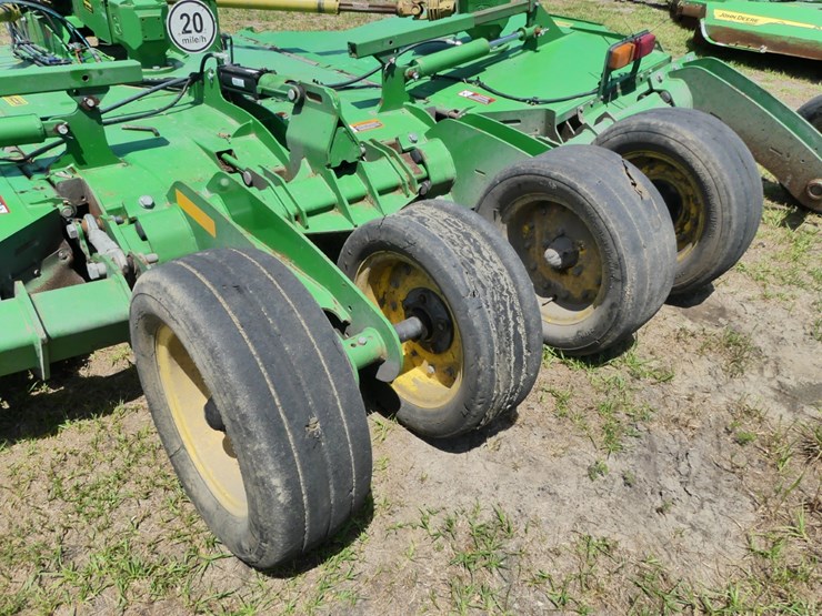 2024-john-deere-fc15r-image-5