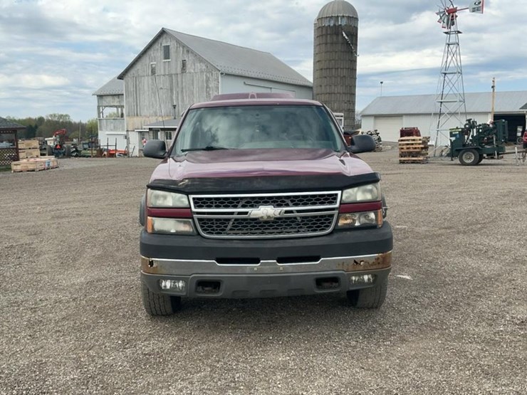 2005-chevrolet-silverado-2500hd-image-8