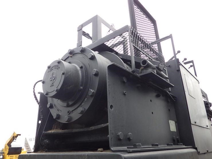 2002-oshkosh-m1070-image-30