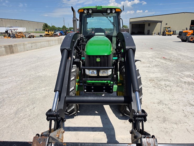 john-deere-7520-image-4