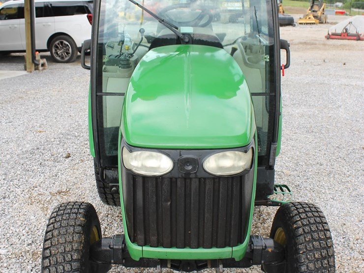 john-deere-3520-image-9