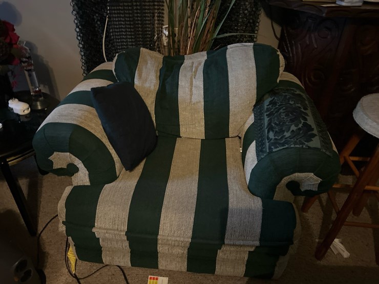#88-•-sofa-and-matching-chair-image-4