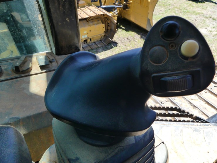 2015-caterpillar-d3k2-image-15