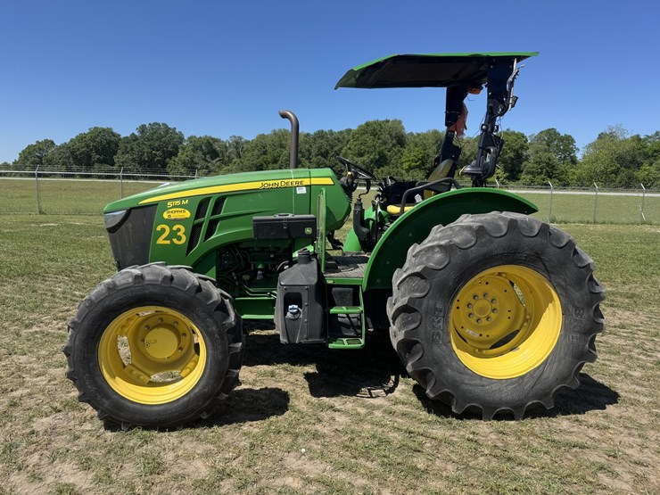 2022-john-deere-5115m-image-2
