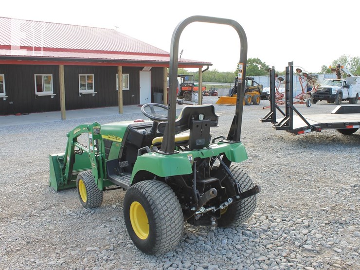 john-deere-2210-image-3