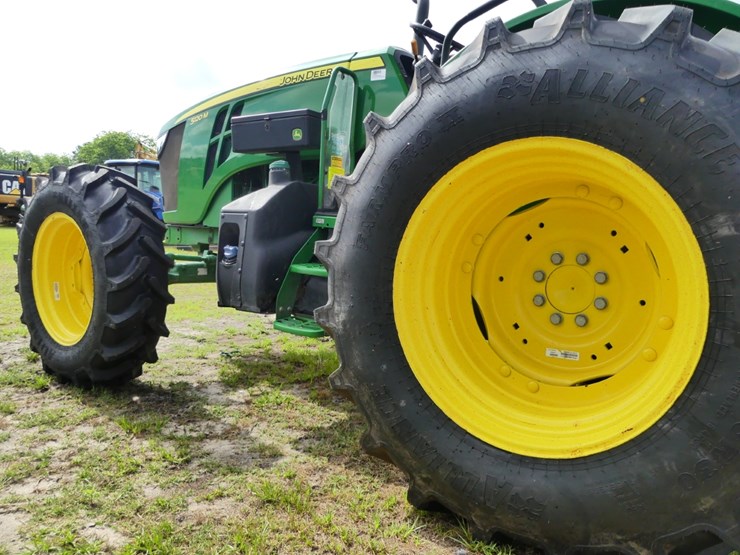 2024-john-deere-5120m-image-8
