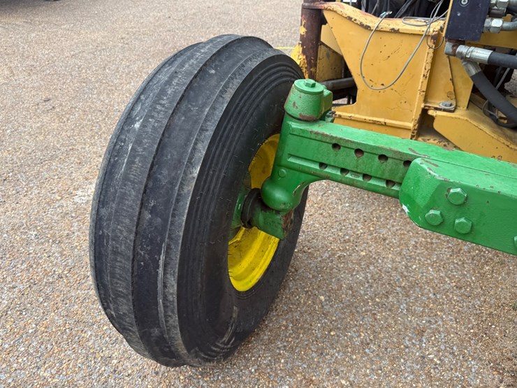 john-deere-6215-image-22