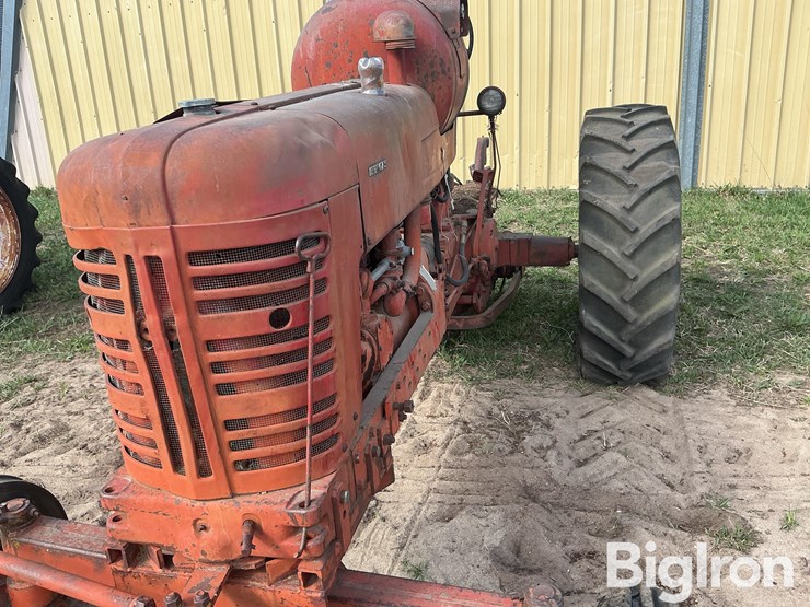 1955-farmall-400-2wd-tractor-image-9