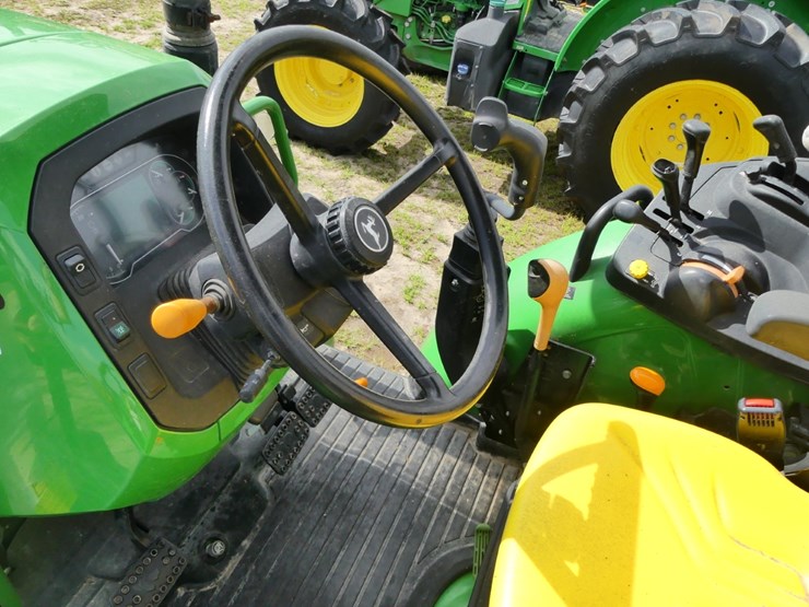 2024-john-deere-5120m-image-12