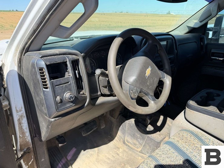 2017-chevrolet-silverado-3500-image-19