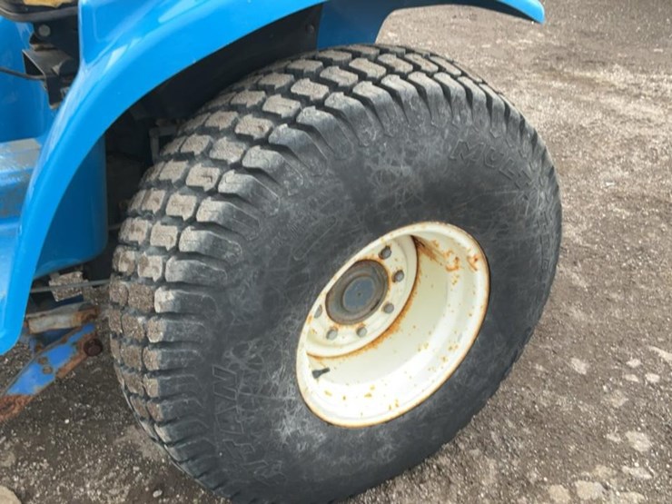 #2400-•-new-holland-tc25s-diesel-tractor-image-16